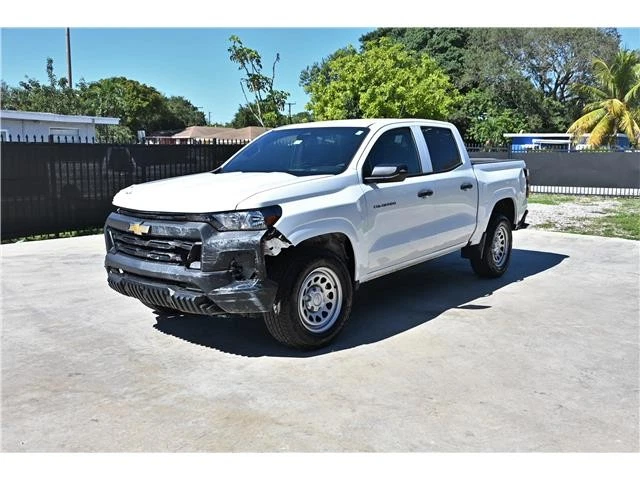 Camioneta de trabajo Chevrolet Colorado 2024 4P 5 ft Foto 2 de 4