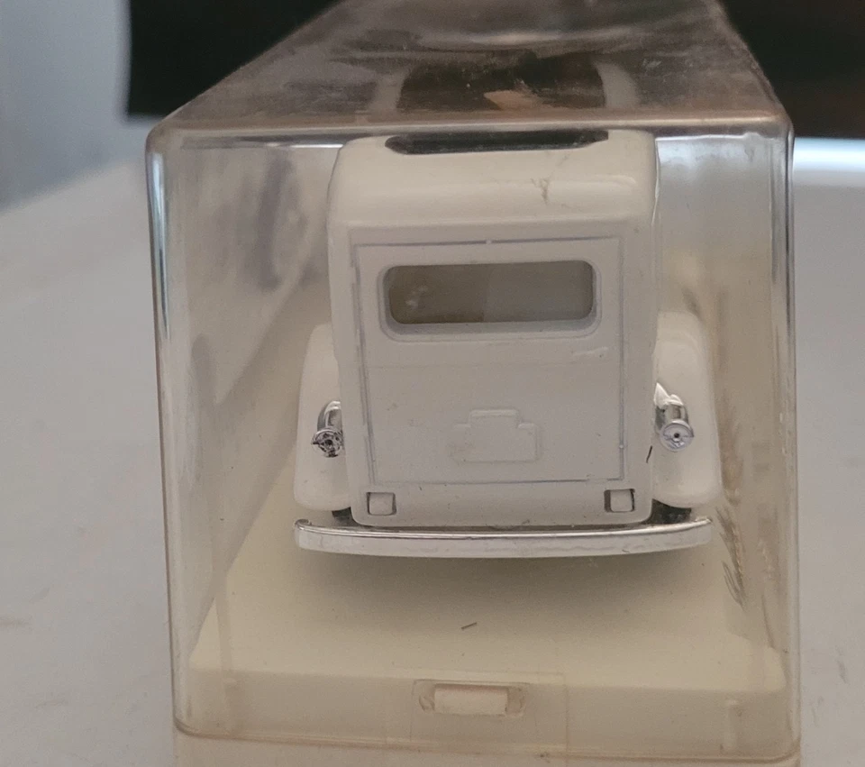 Blanco 1931 Cadillac V16 Denver Primeros Auxilios R. Squad SOLIDO Die Cast Francia Foto 4 de 4