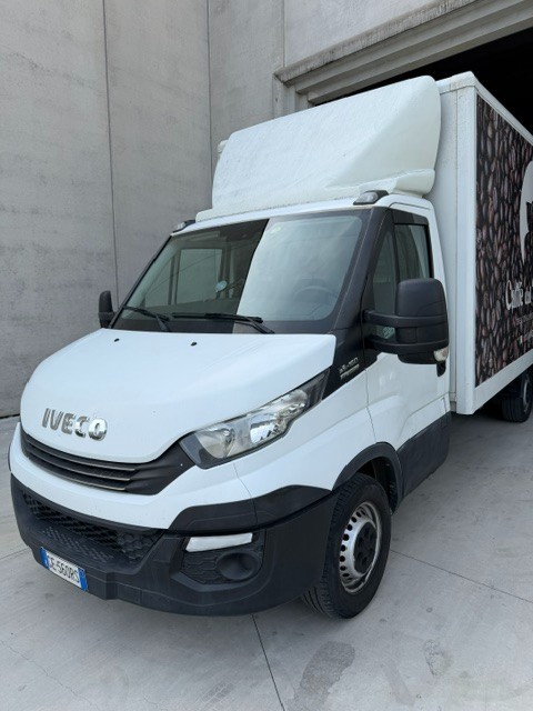 Iveco Daily 2018 con sponda idraulica