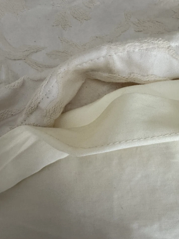 Edredón tamaño Queen 88x88 blanco roto jacquard damasco brocado ribete trenzado Foto 4 de 4