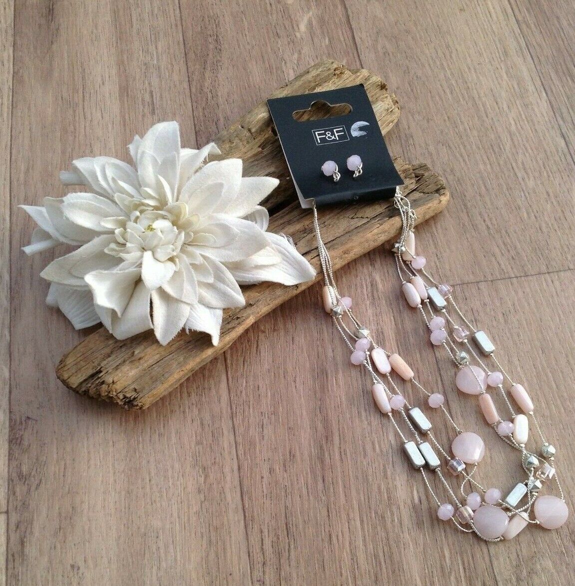 Foto 2 di 2