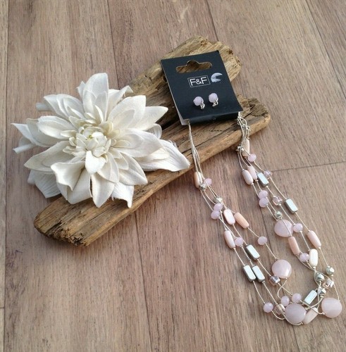 Set collana e orecchini con perline rosa e argento - nuovi con etichette (8.00) - regalo ideale - Foto 2 di 2
