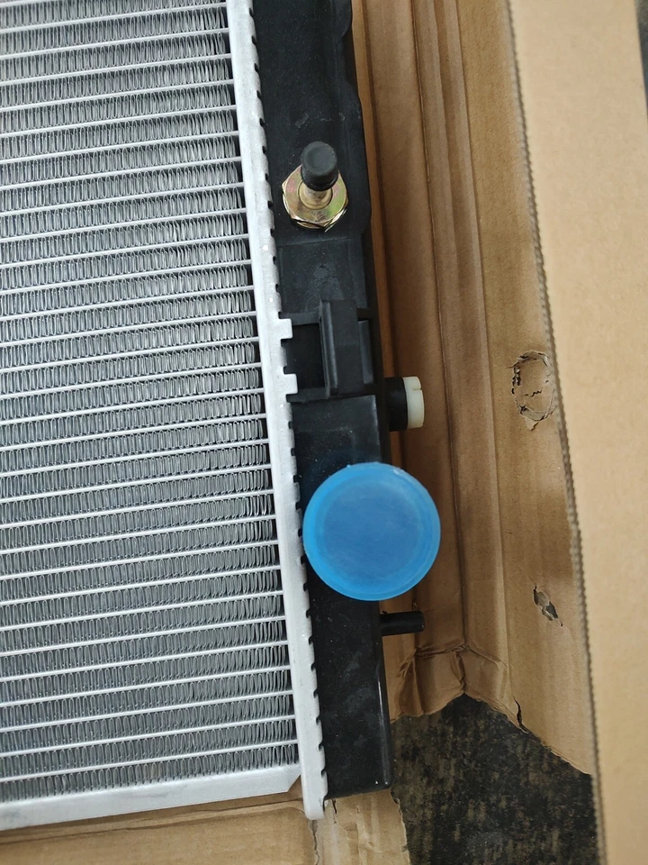 8012576 Radiator For 2003-2006 Nissan 350Z 3.5L - Image 2 of 4