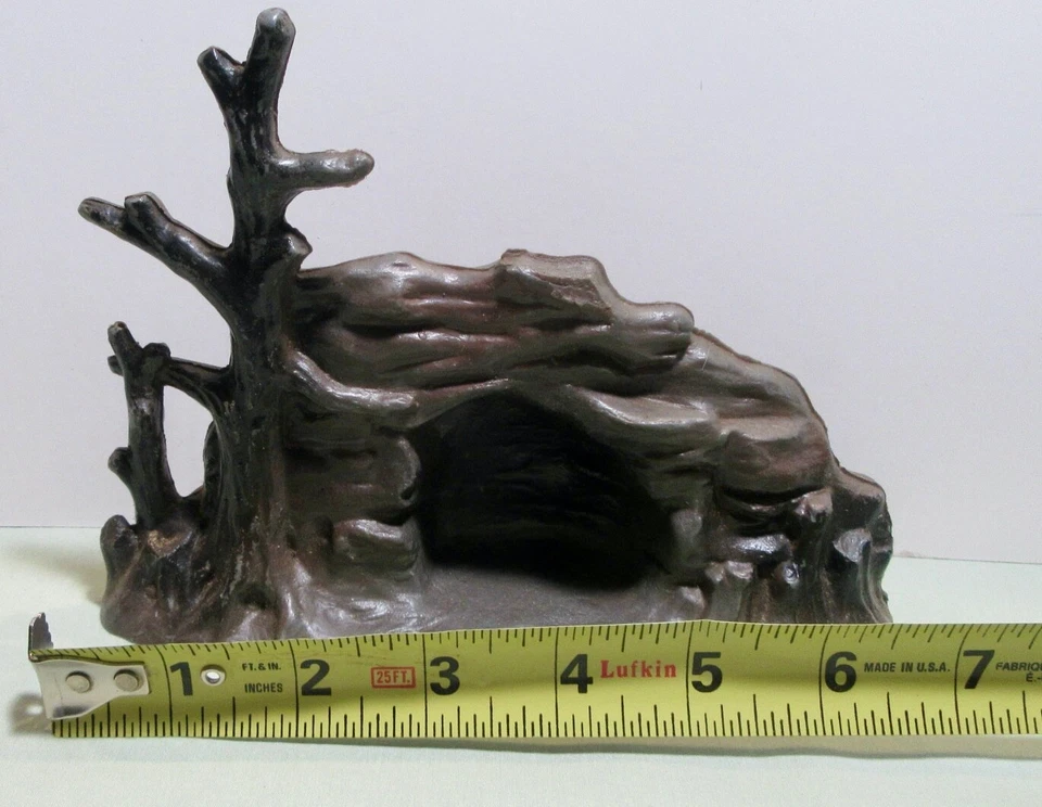 Unbranded Plastic Imaginary Tunnel 7 1/4"L x 2 1/4"W x 5 1/4"H - Image 2 of 4