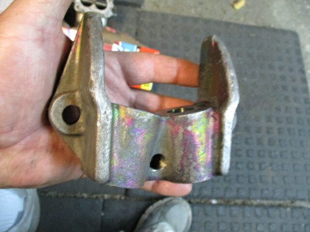 Rolls Royce Silver Spirit Spur Dawn FRONT suspension Bracket UR22863 