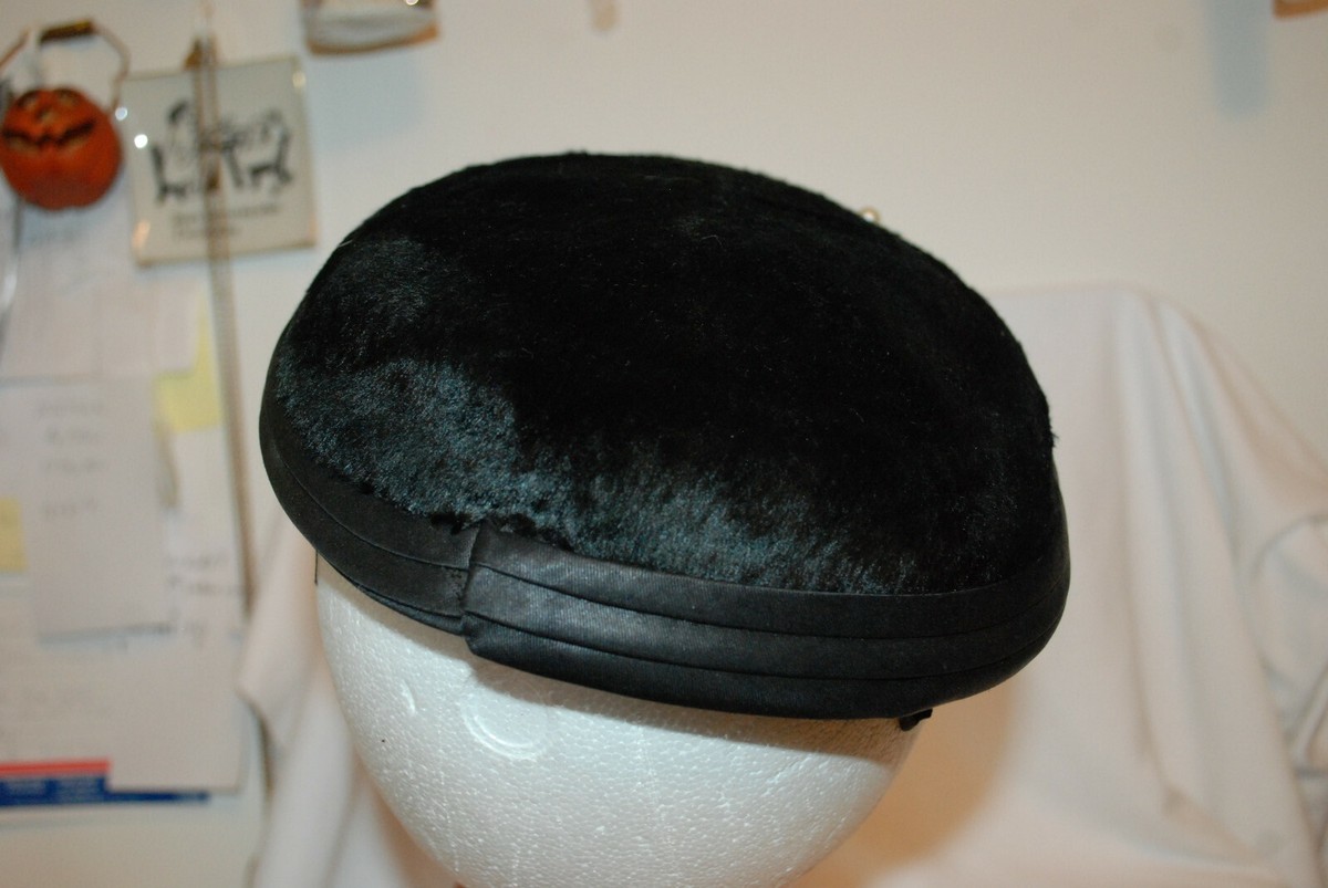 Elegant Black Velvet Women\'s Cocktail Hat with Gold Accents Women main image 2