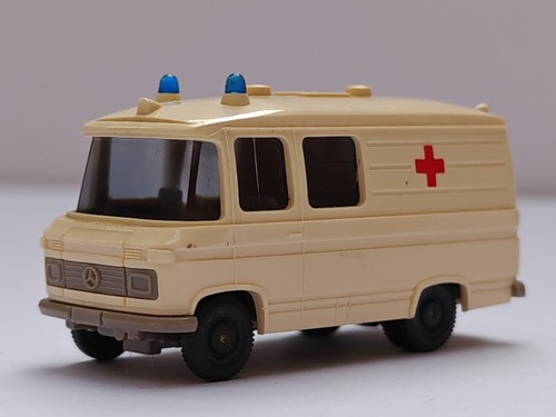 WIKING MB L 406 Rettungswagen creme 1976 - 1978 1:87 - Foto 3 di 8