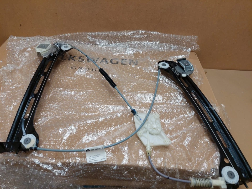 VW Beetle Front Right Door Window Regulator 5C5837462G 2012-2019 Genuine NEW - Image 2 of 4