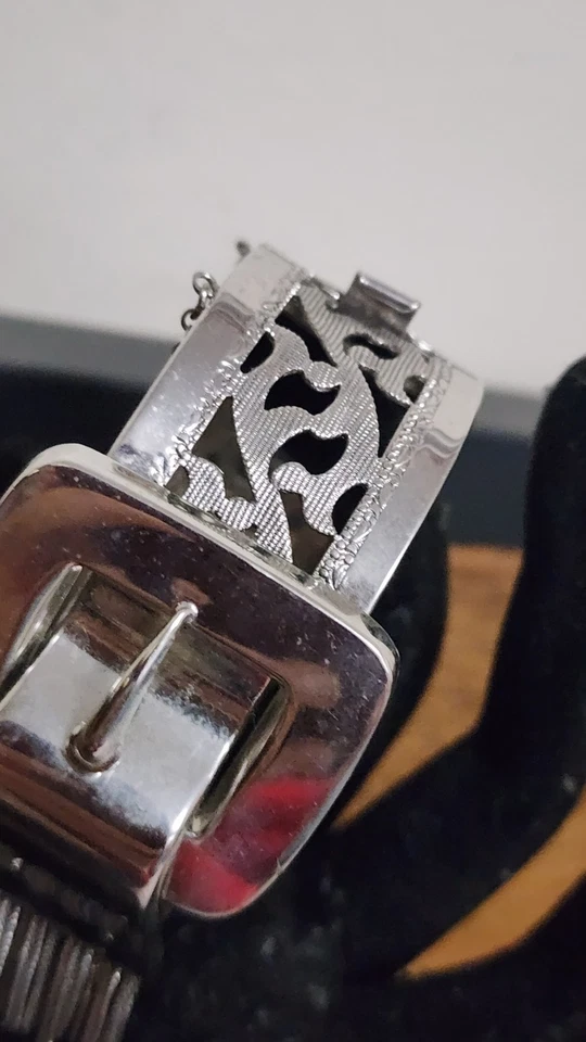 Brazalete Vanessa Mooney Grueso Plata Foto 2 de 3