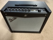 Fender Mustang III V.2 Modeling Combo Guitar Amp 1x12 100W - 2 Foot Switches