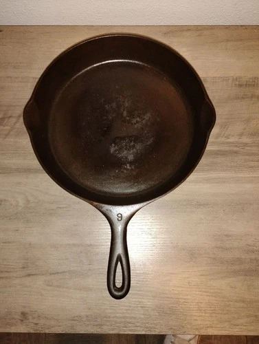 Wagner National Cast Iron Frying Pan 1359c #9 Long Handle Double Pour Spouts