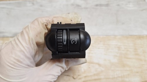 VW JETTA III 1K2 Schalter zur Einstellung der Scheinwerferhöhe 31996261