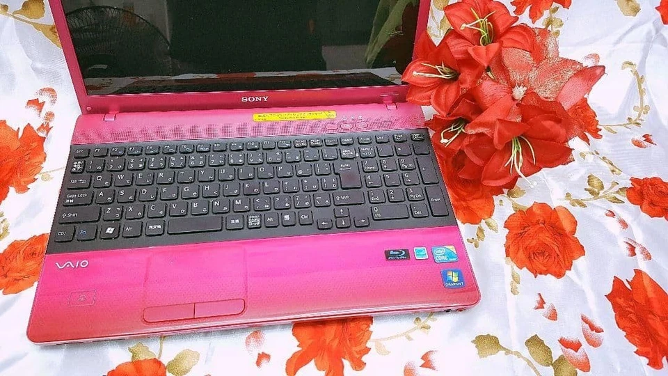 SONY VAIO Laptop - Core i5 - 15.6in - - Windows 11 - Office - Pink - Image 3 of 4