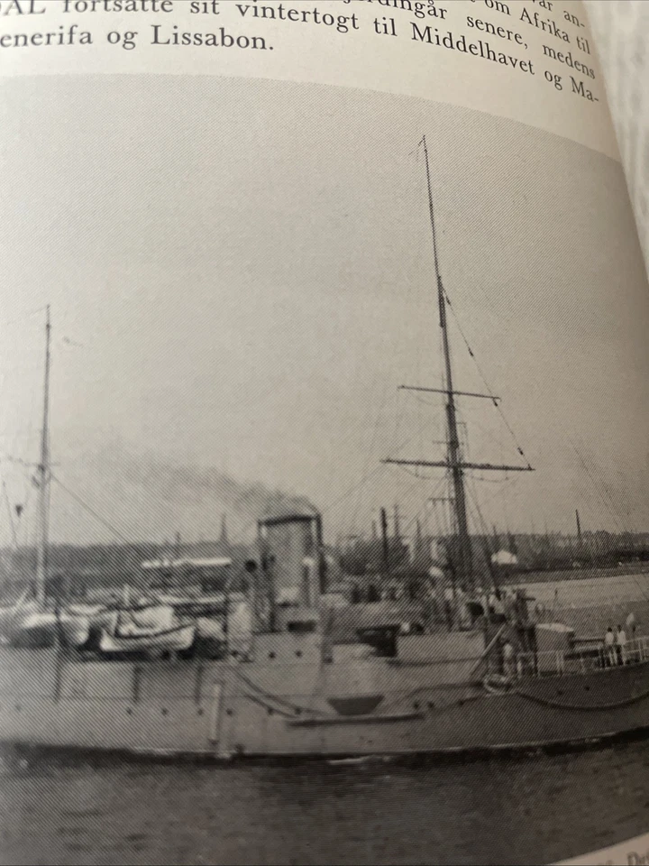 Vore Krydsere by Steensen, Robert Steen - Danish Naval History 1971 PB- - Image 3 of 4