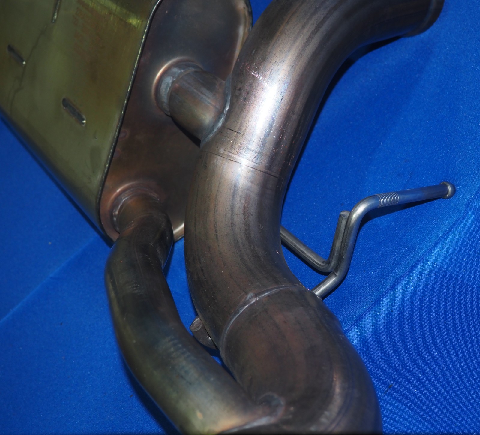 2020-2024 McLaren GT Stock Rear Exhaust Muffler OEM Excellent Shape 22HA122GP.01