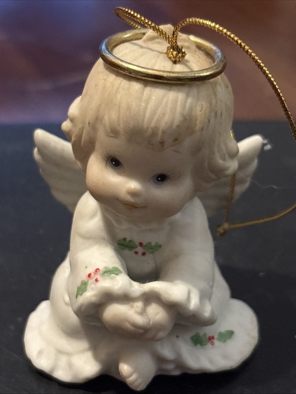 Vintage 1984 Holly Babes Angel Figurine Ruth Morehead Enesco