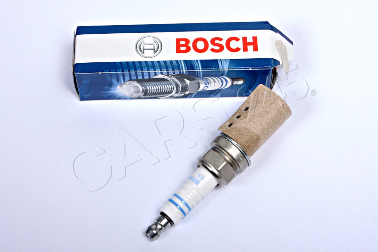 NEW BOSCH Spark Plug Fits VW BMW AUDI SEAT SKODA RENAULT DACIA FIAT III 59622J
