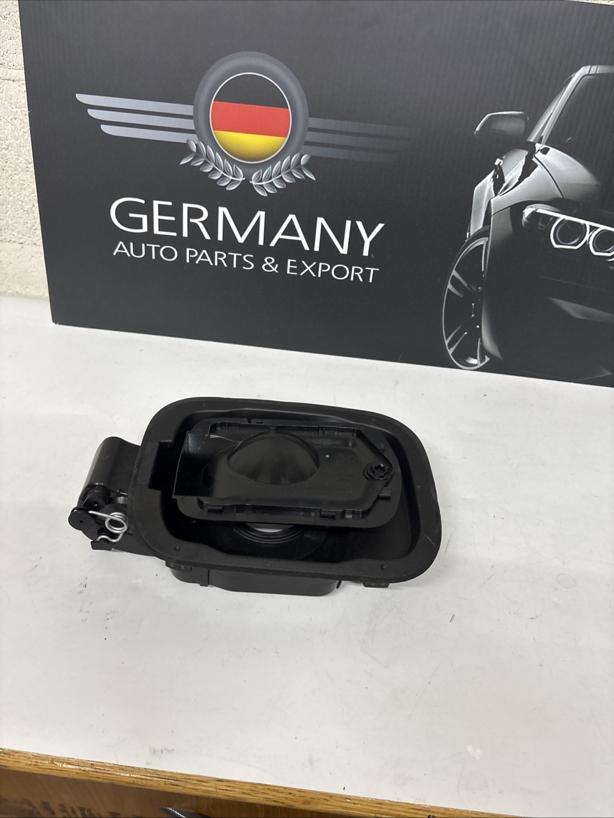 2018-2022 ROLLS ROYCE CULLINAN FUEL FILLER DOOR COVER POT OEM 7446748#557
