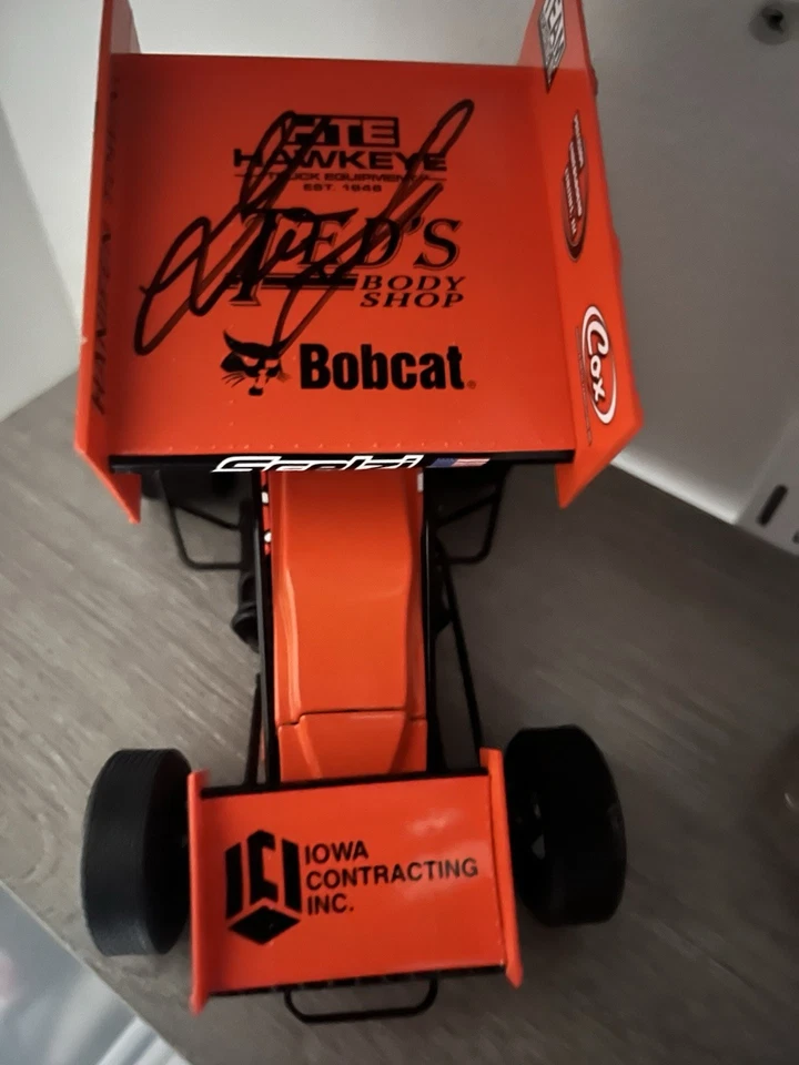 ГОНОЧНЫЙ АВТОМОБИЛЬ GIO SCELZI 2023 1/18 KCP ACME SPRINT С АВТОГРАФОМ - Изображение 2 из 4