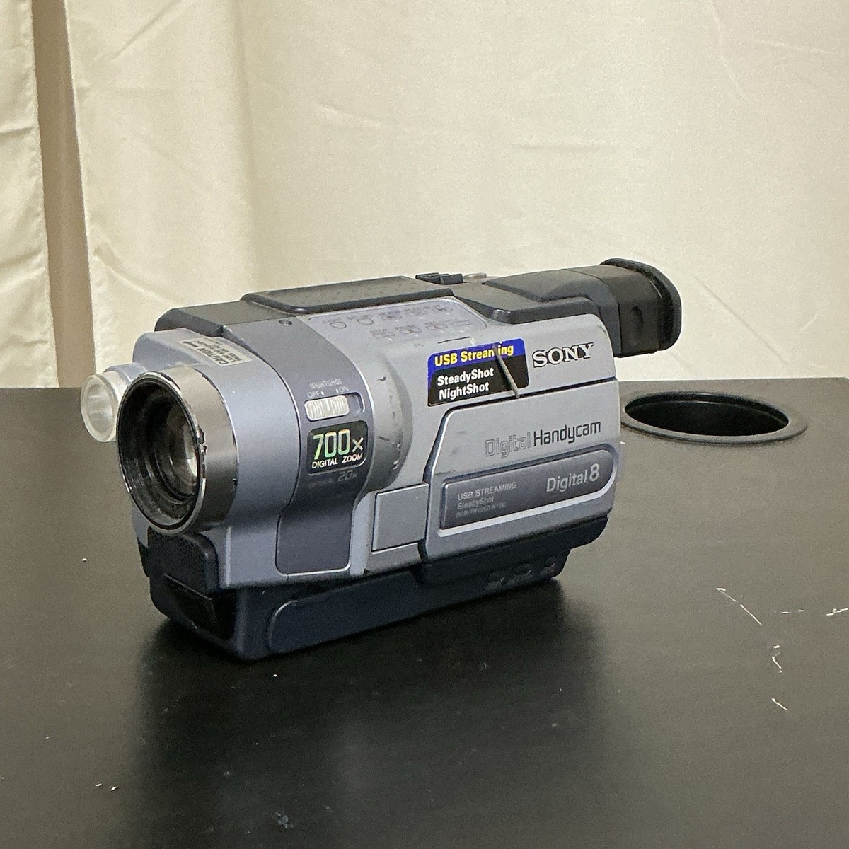 Vtg Sony Handycam DCR-TRV250 Digital 8 8mm Camcorder W/ Nightshot