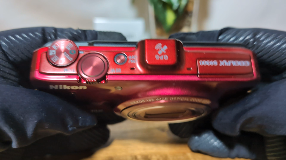 N MINT Nikon COOLPIX S9300 16.0MP Digital Camera 18x Zoom Japan