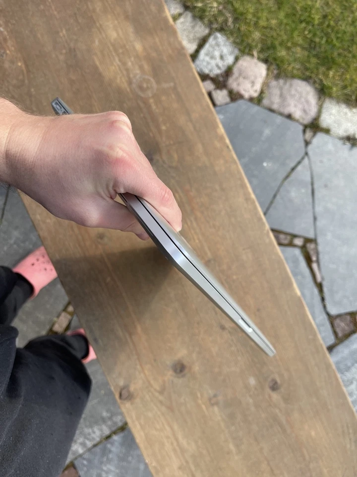 Apple MacBook Pro 15” (Mid 2015) | i7 2.5GHz | 16GB RAM | 512GB SSD | Radeon R9 - Bild 3 von 4