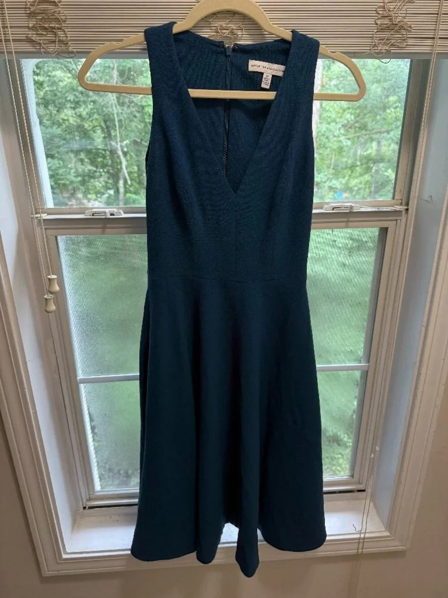 dress the population catalina Watch Women's Solid Sleeveless Fit & Flare Midi Dress on Amazon Live This Burgundy sleeveless dress has modest straps wide enough to cover the shoulders and two side pockets Dress The Population Catalina Dress