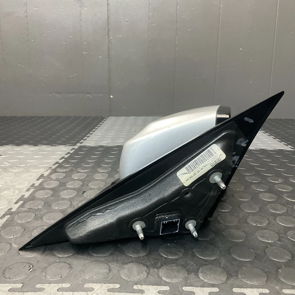 2015-2018 Cadillac ATS Right Passenger Side View Mirror Assembly OEM - Image 2 of 4