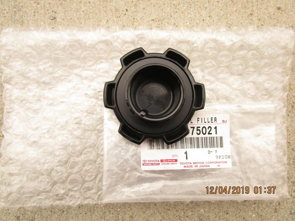 SE ADAPTA A: 96 - 97 LEXUS LX450 BASE 4D SUV 4,5 L TAPA DE LLENADO DE ACEITE DE MOTOR OEM NUEVO Foto 2 de 3