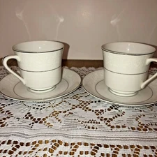 Everbrite Vintage Fine China Cup & Saucer In Crochet Pattern 4 pcs. Pre-owned