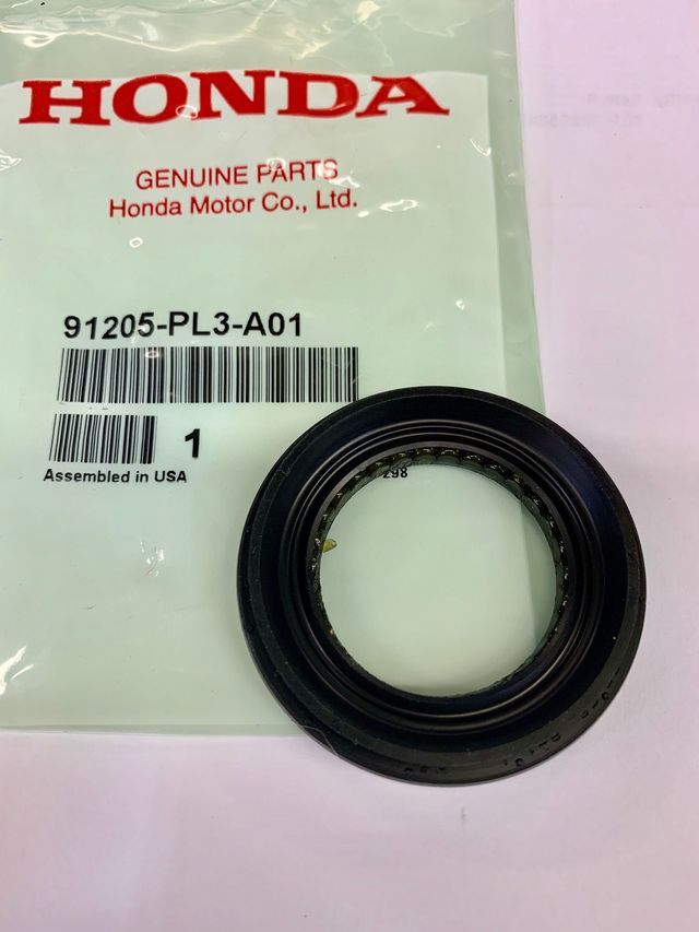 Genuine Honda Manual Transmission Output Shaft Seal 91205-PL3-A01