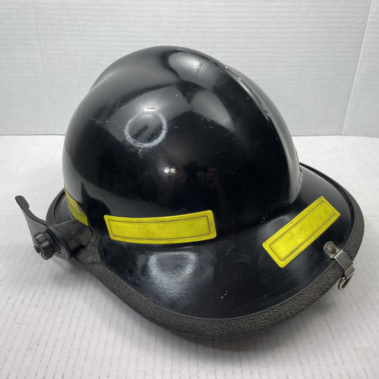 Cairns & Brother N660C Metro Firefighter Helmet Medium 6.5"7.5" Adjust