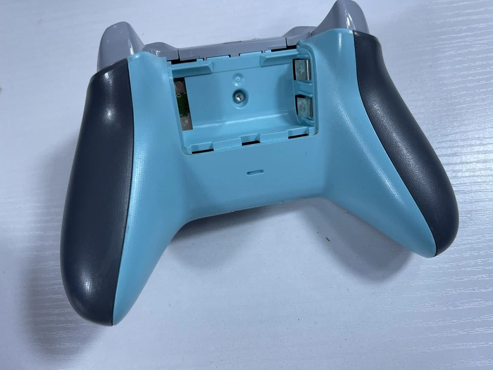 Xbox One Controller Grey/Blue for Parts or Repair 24 - Image 4 of 4