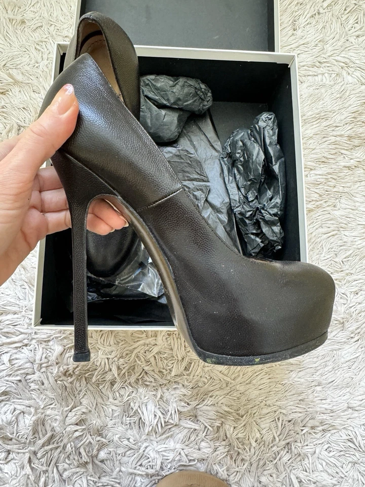 Bombas plataforma tribtoo de couro preto Yves Saint Laurent tamanho 8 EUA - Imagem 4 de 4