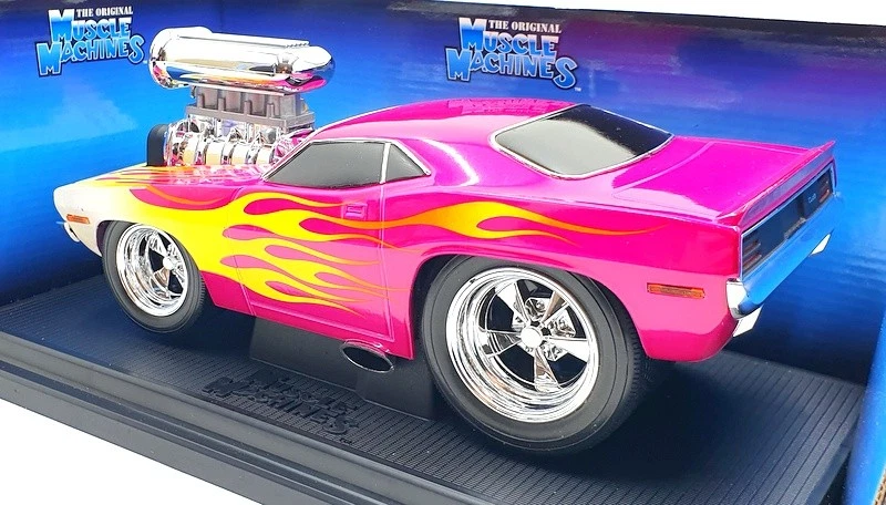Muscle Machine 1/18 Scale Diecast 61187 - 1970 Plymouth Cuda - Pink with Flame - Image 2 of 4