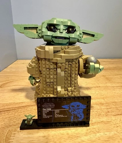 LEGO Star Wars: The Child (75318) With Instructions ***Retired Set***