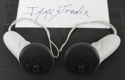 Genuine Meta Quest 3 / 3S VR Left & Right Pair Controllers ONLY, GREAT CONDITION