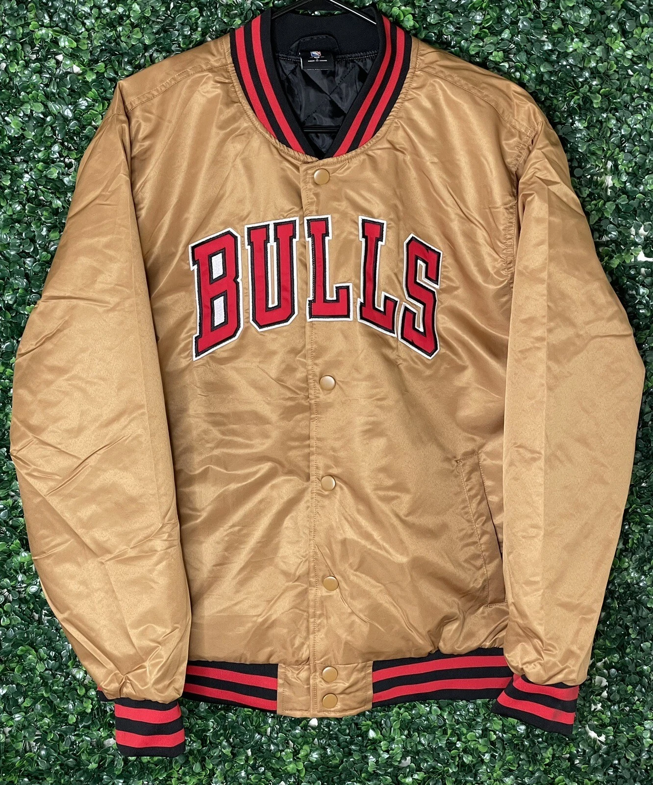 CHICAGO BULLS KAKI NBA BOMBER JACKET (NWT) SIZE SMALL