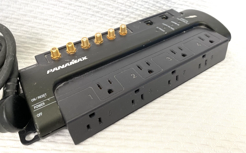 Panamax  M8HC-PRO MAX-PR0 Power Surge Protector For Parts, Unsafe Voltage Light - Image 4 of 4