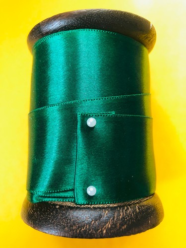 Martha Stewart wunderschönes weihnachtliches grünes SATINBAND 10 Yards auf HOLZSPULE 2" - Bild 1 von 5