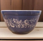 VTG Colonial Mist PYREX Mixing Bowl #401 Blue w/White Daisies 3.5C., Preowned