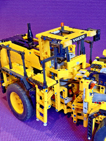❤️ LEGO TECHNIC:  Volvo RC Wheel Loader (42030),  1636 pieces