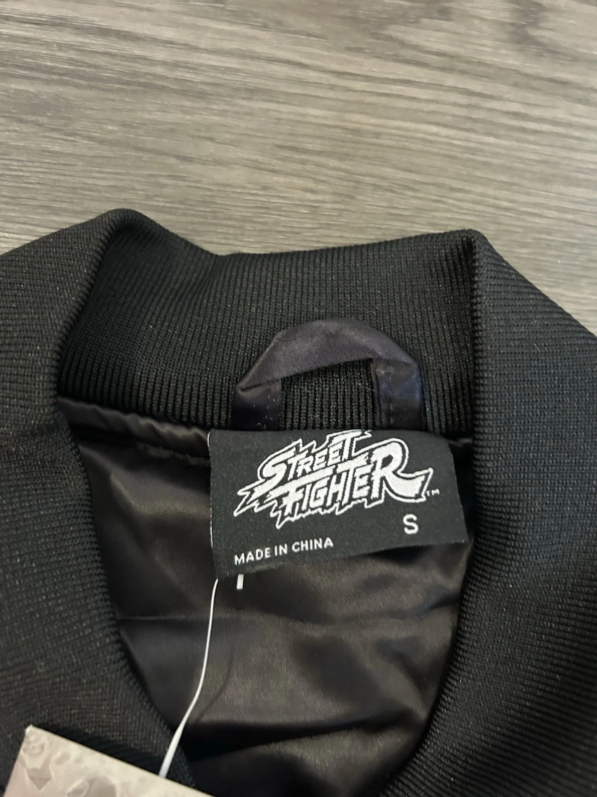 NWT Street Fighter Freeze Max Retro Capcom Squad Black Satin Jacket Mens Small image 3