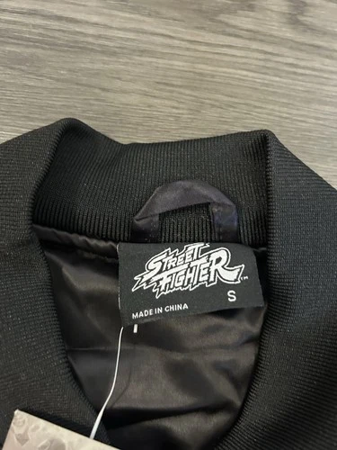 NWT Street Fighter Freeze Max Retro Capcom Squad Black Satin Jacket Mens Small image 3