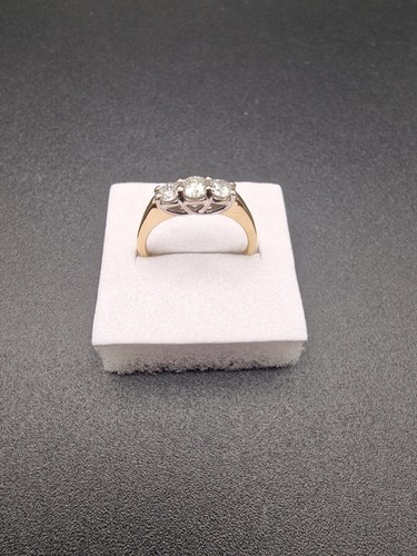 18ct Gold Diamond Trilogy Ring 3 Diamonds - Picture 5 of 23