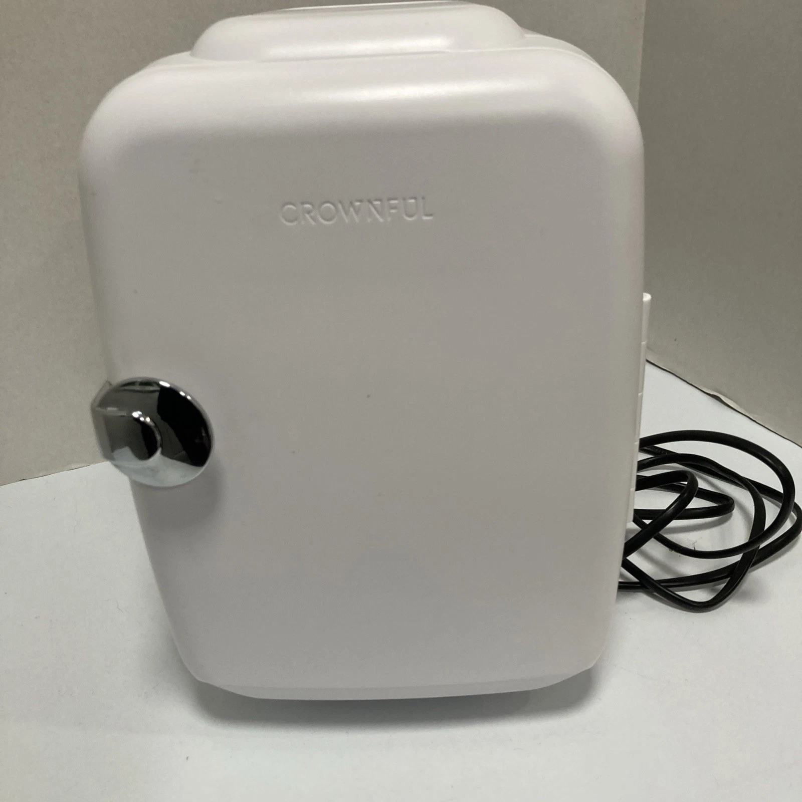 CROWNFUL Mini Fridge 4 Liter Portable Cooler Warmer Skincare Beverage White