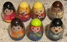Weeble Wobbles 2009 Lot Of 7 boys girls soccer skateboard boat singer Hasbro