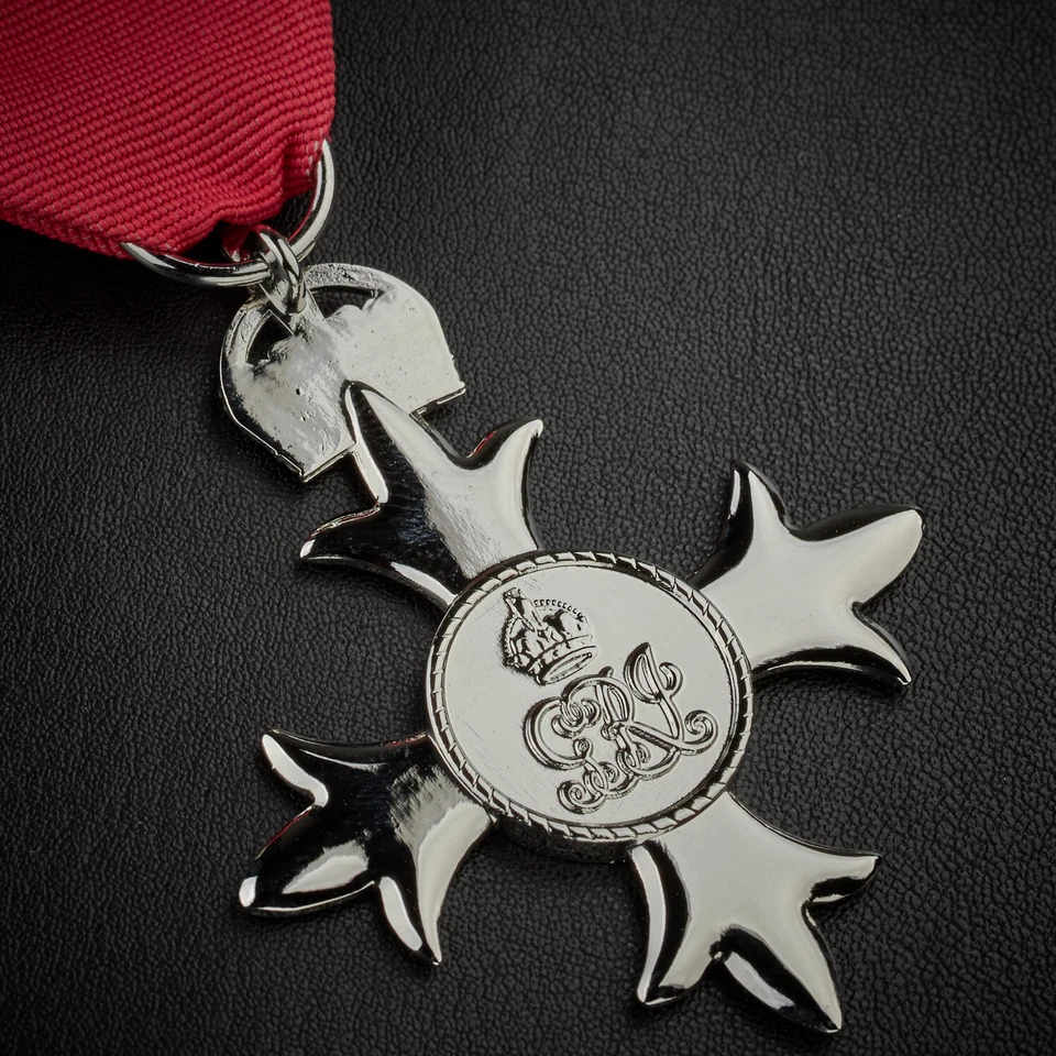 Full Size Replica Member of the British Empire MBE Medal. Civil Award/Ribbon - Image 4 of 4