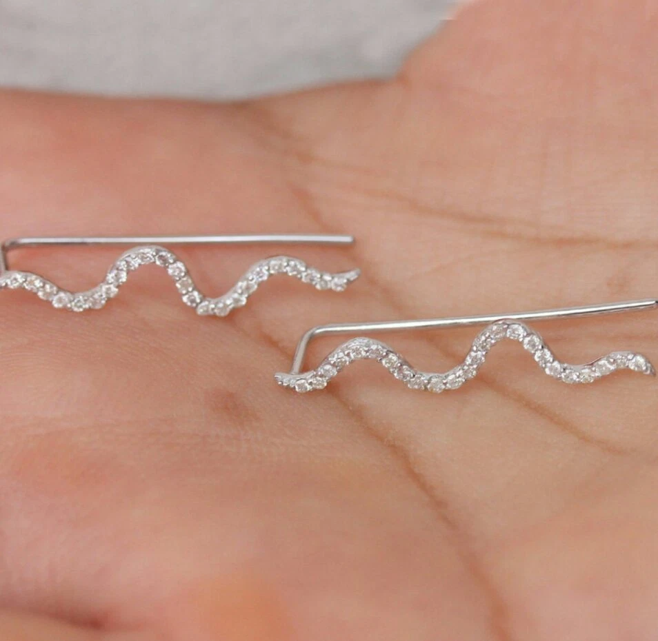 Pendientes brazalete de diamantes naturales de oro blanco de 14K joyas de aniversario de boda para mamás. Foto 2 de 4