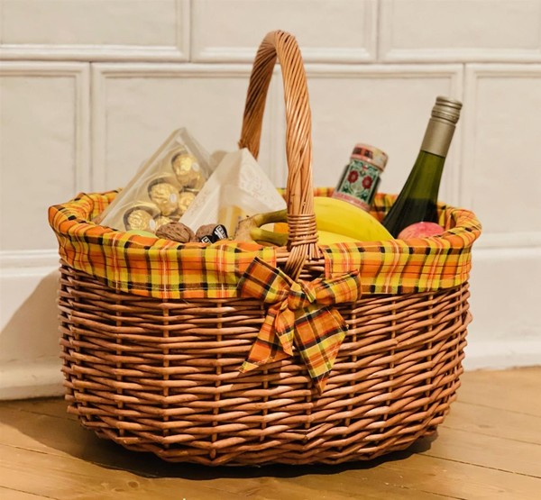 Einkaufskorb Weide Autokorb Mit Karo Textil Einlage, Obst Ernte Picknick Korb-image